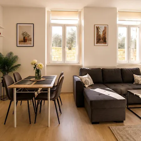 Cosy Old Town Apartman